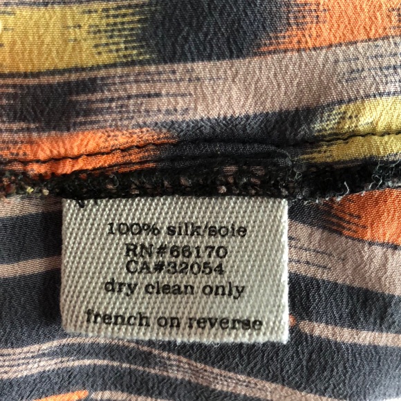 🌟 UO Ecote silk top - Picture 5 of 6